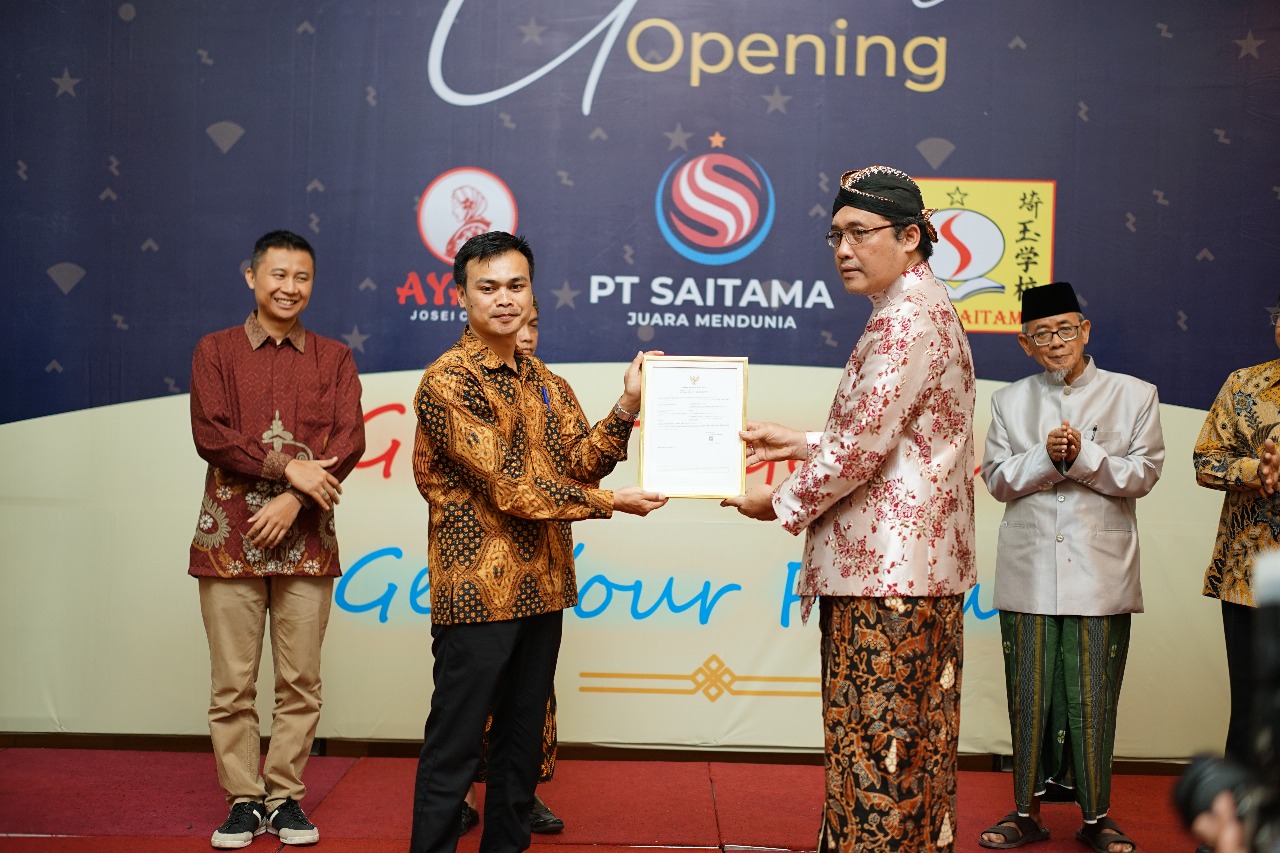 Gambar Pak Alfa dengan Bupati Magelang